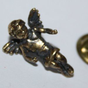 Beautiful bronze Cherub lapel pin .75"